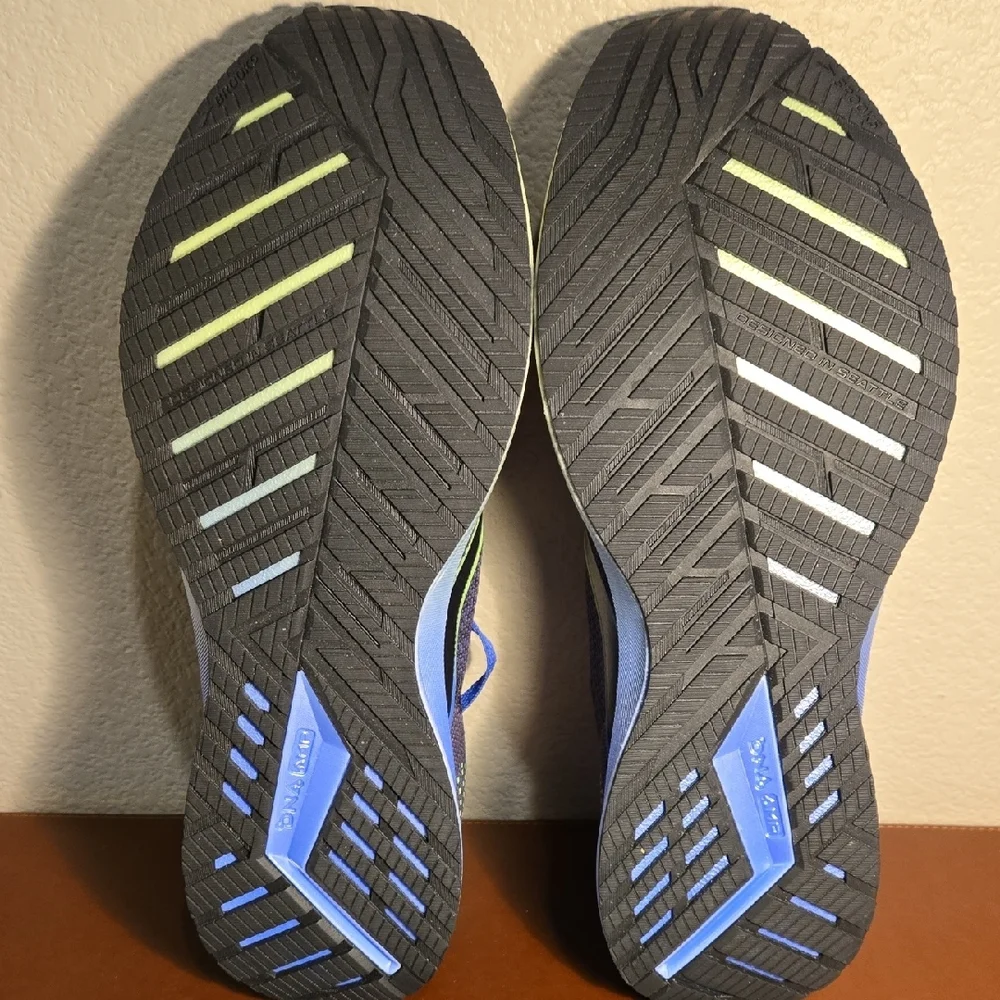 Brooks Men's Levitate Stealth Fit Size 12 Athletic Shoes - Picture 4 of 10